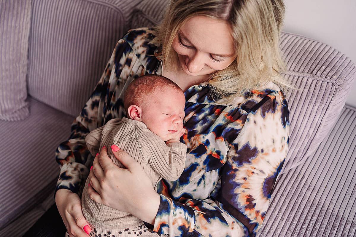 hier-hebben-moeders-met-pasgeboren-baby-spijt-van