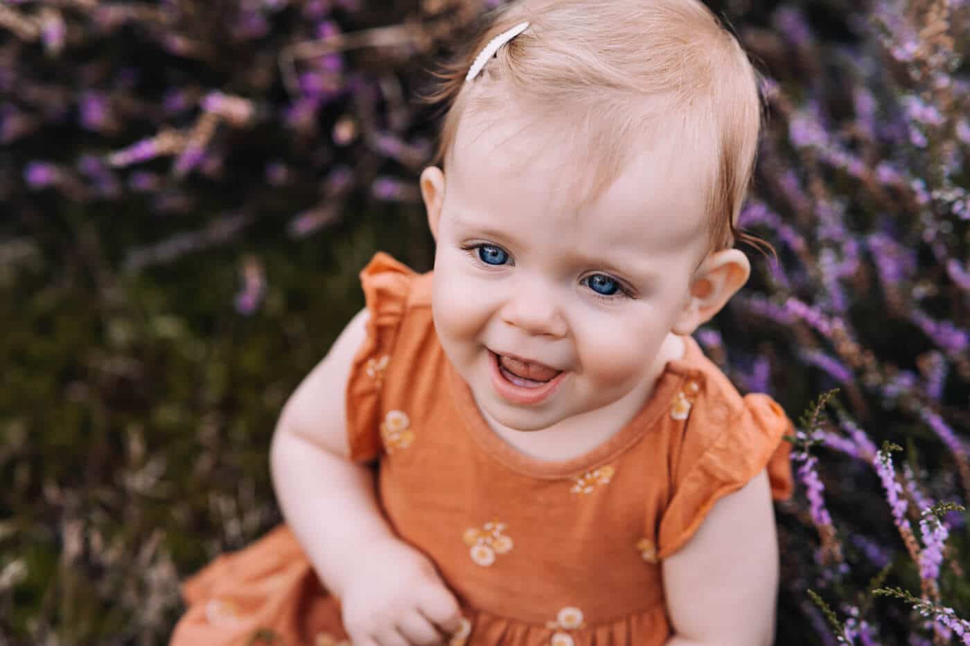 kinderfotograaf-op-buitenlocatie-spontane-kinderfoto