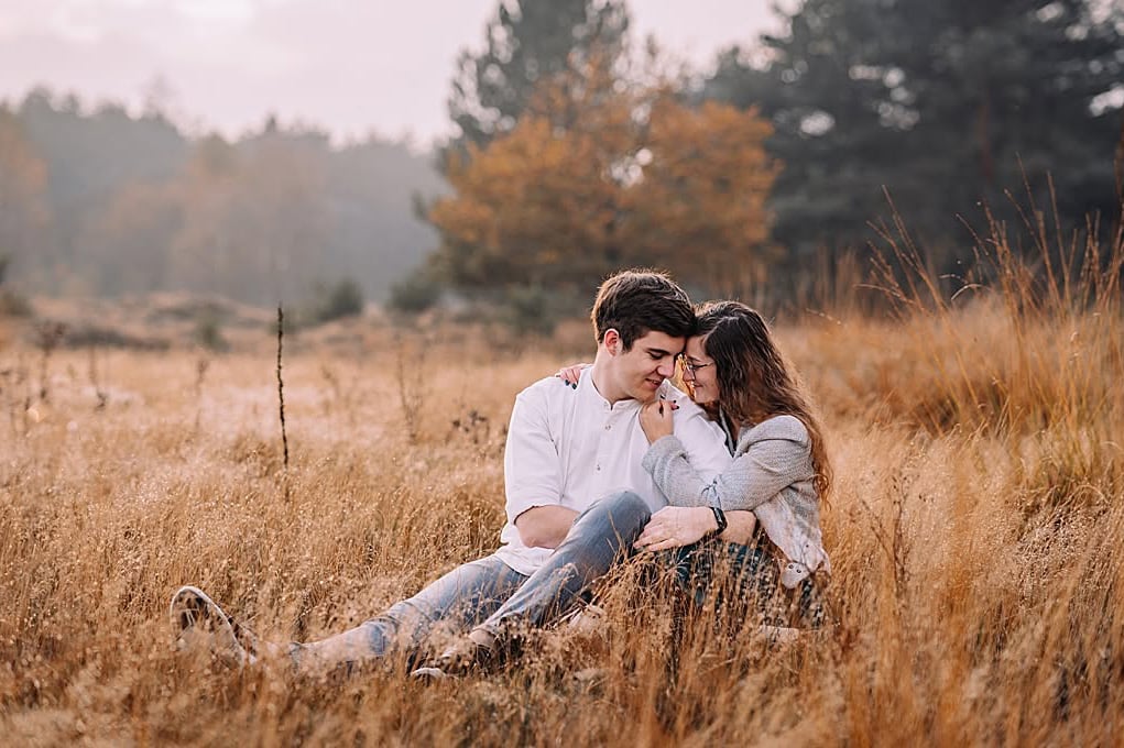 loveshoot op de weerterheide buiten in de natuur in de winter